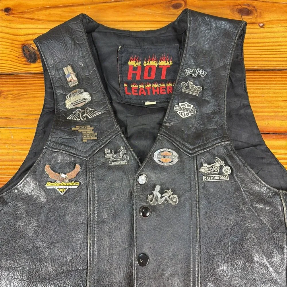 VTG Men Leather Vest Black Motorcycle Biker Sz Small Embossed Eagle 90’s w/Pins